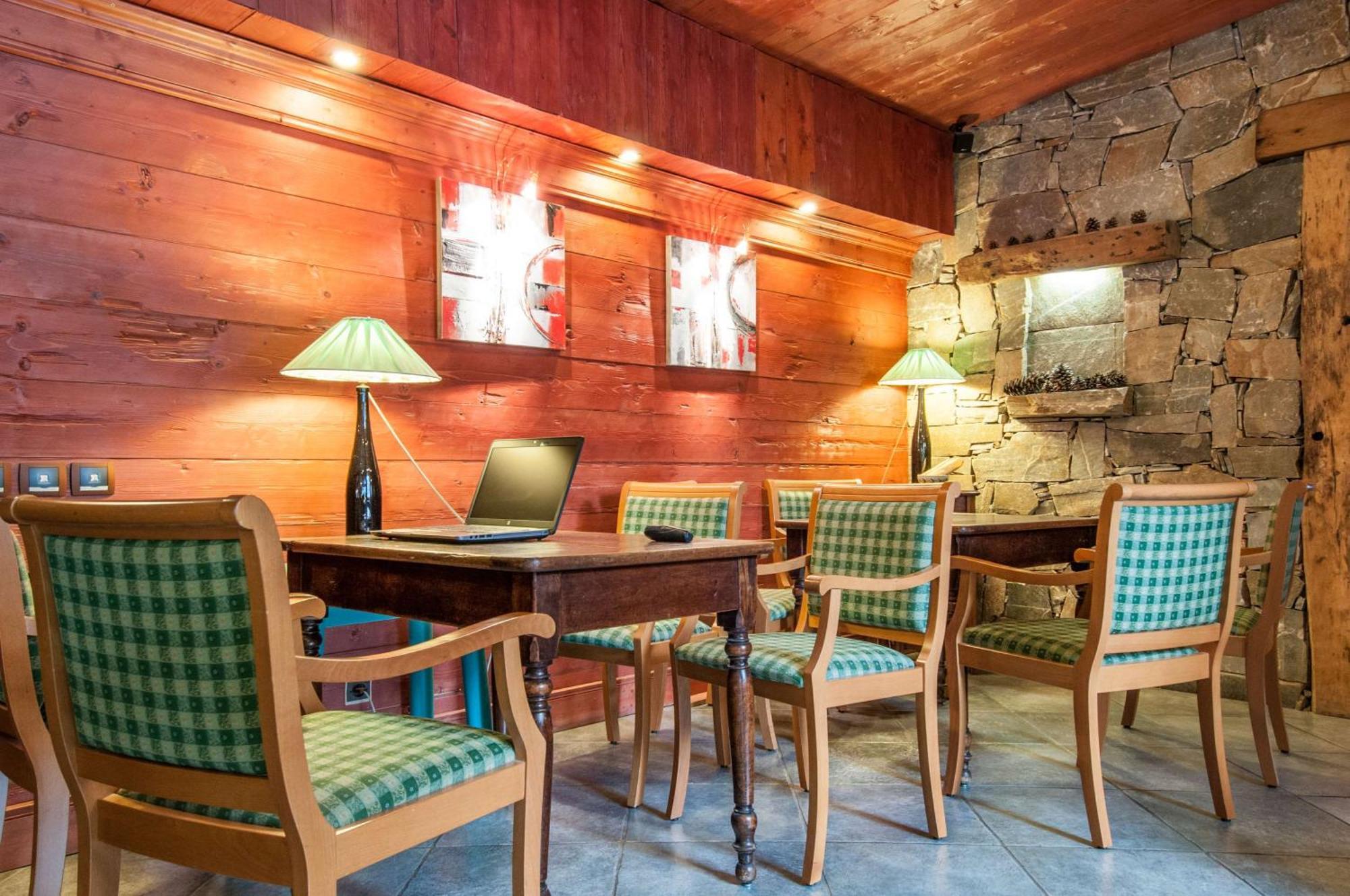 Brit Hotel Florimont Saint-Ferreol Екстер'єр фото