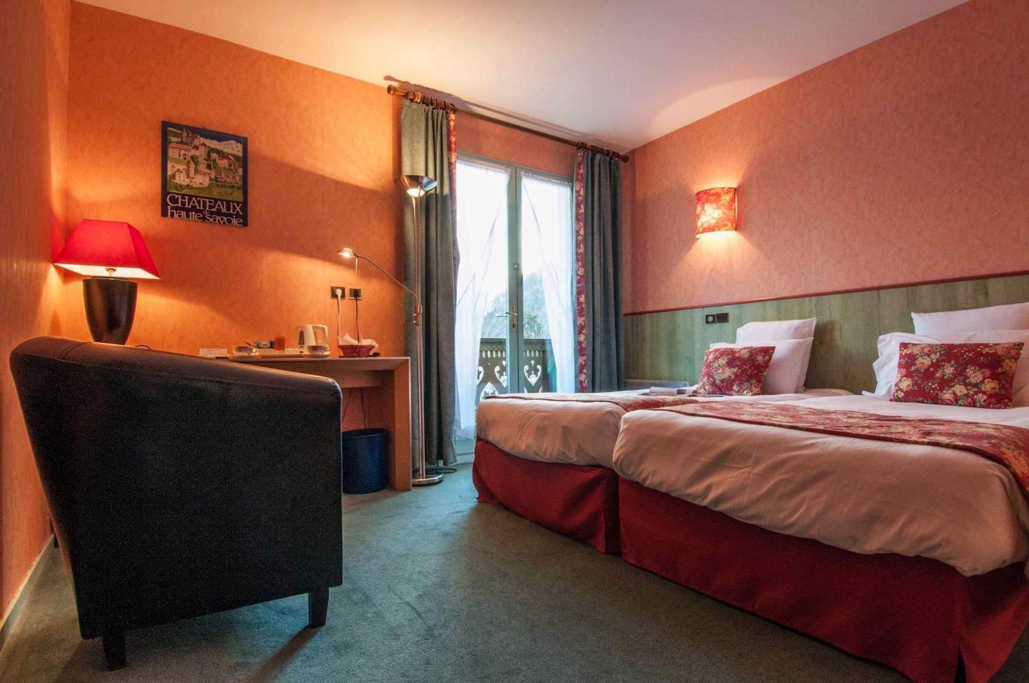 Brit Hotel Florimont Saint-Ferreol Екстер'єр фото
