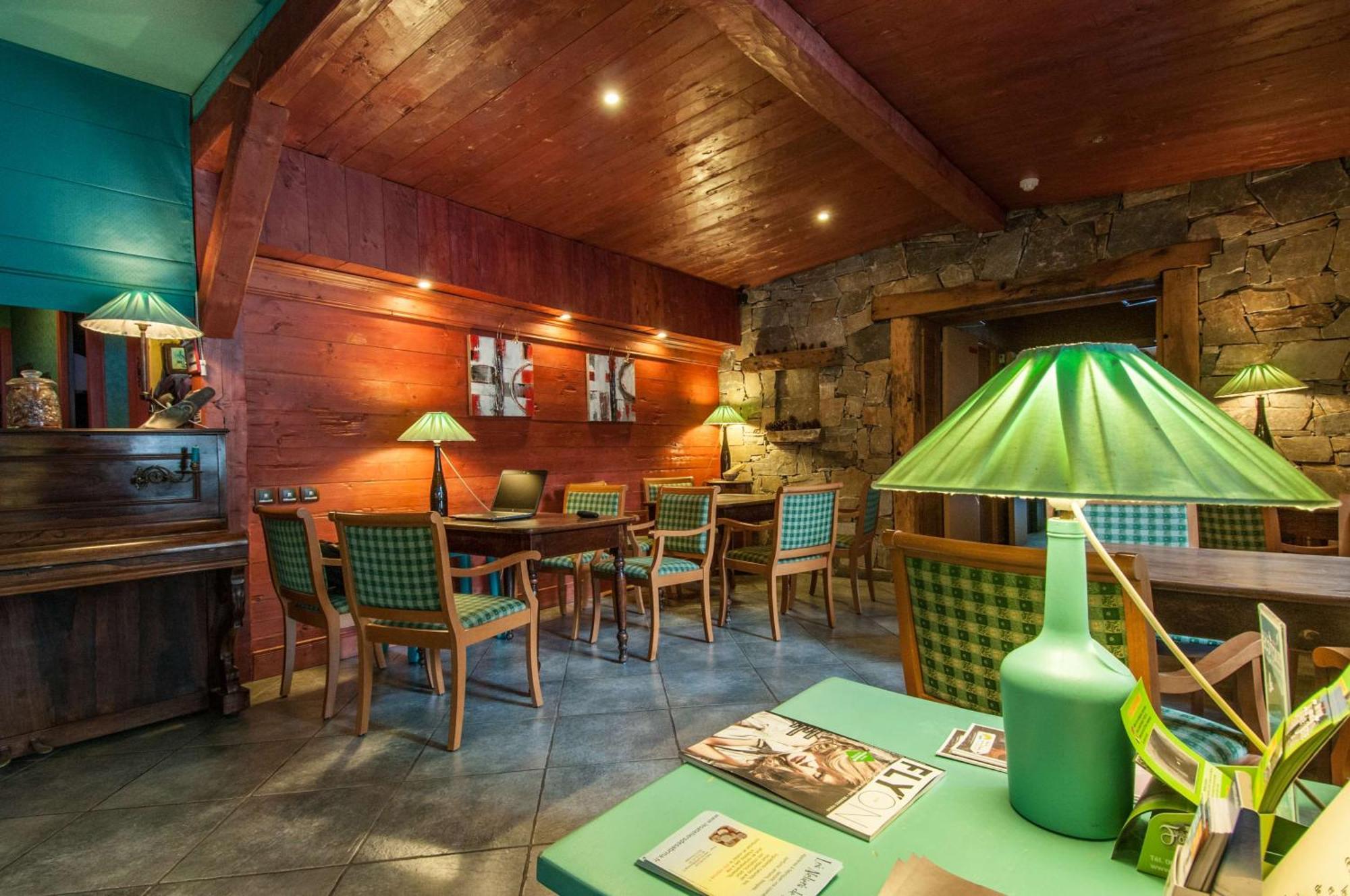 Brit Hotel Florimont Saint-Ferreol Екстер'єр фото