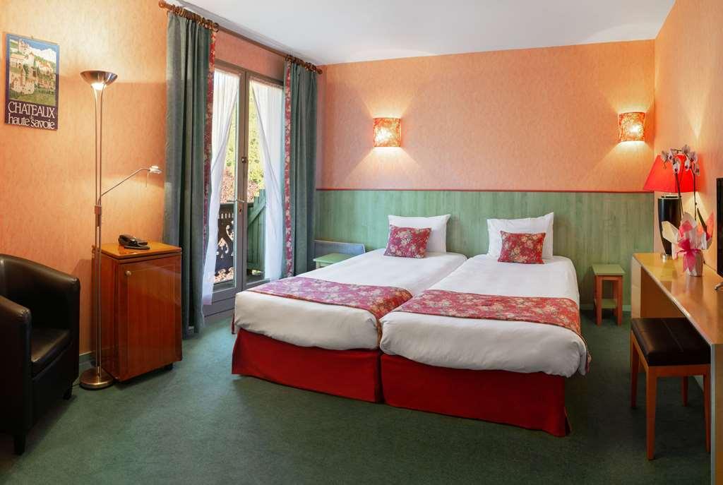 Brit Hotel Florimont Saint-Ferreol Номер фото